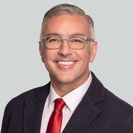 照片 Cüneyt Gençer